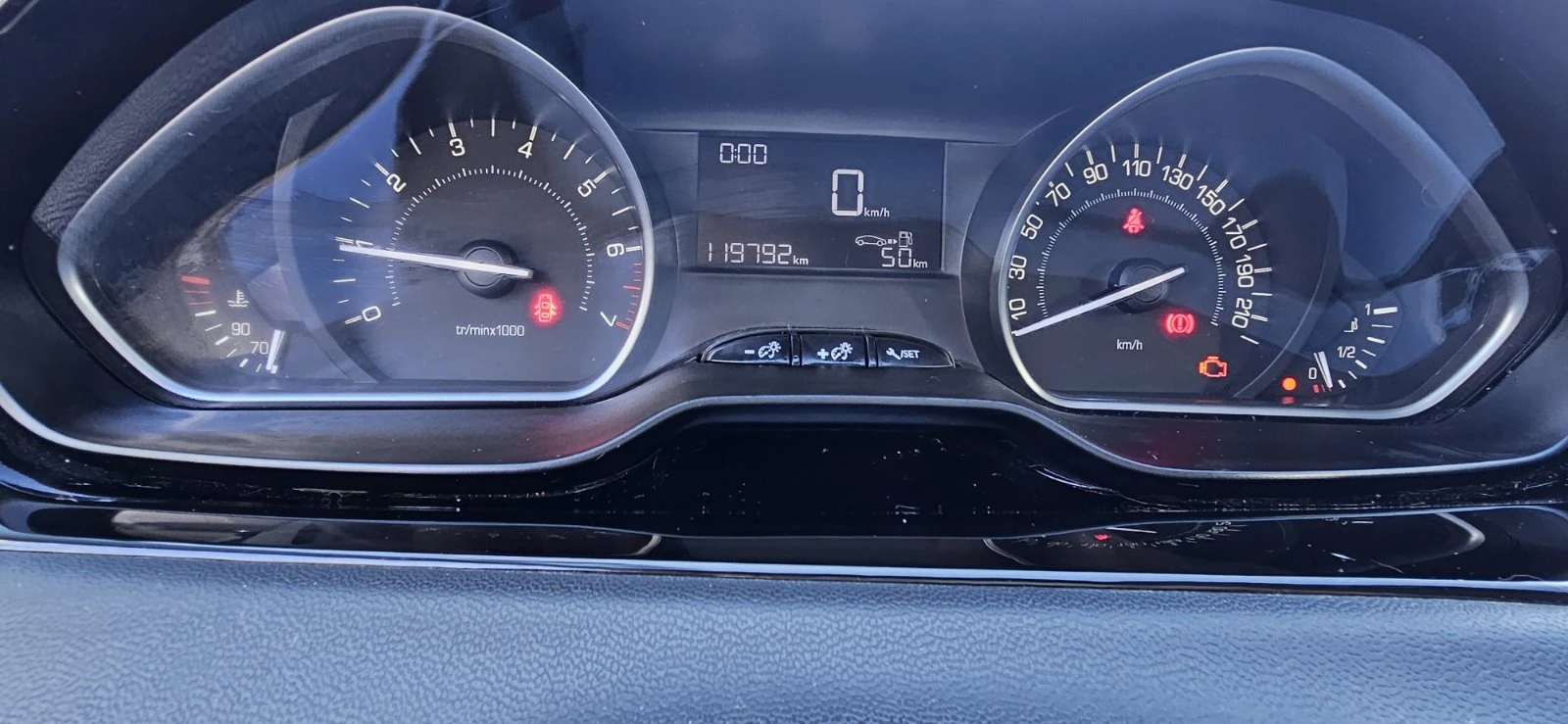 Peugeot 208 1.0 | Mobile.bg � ����������� 9