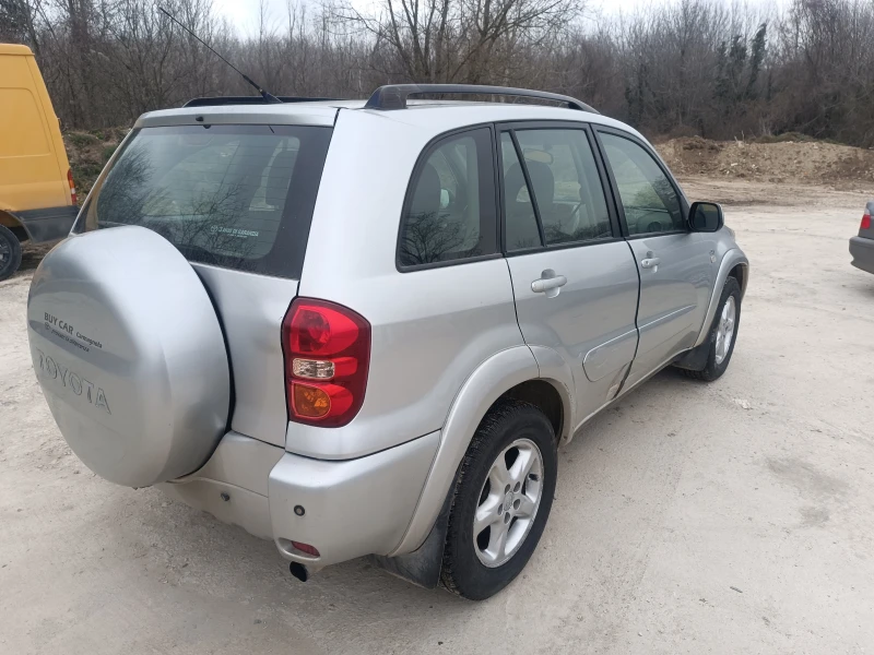 Toyota Rav4 2, 0 D4D, снимка 5 - Автомобили и джипове - 23221368