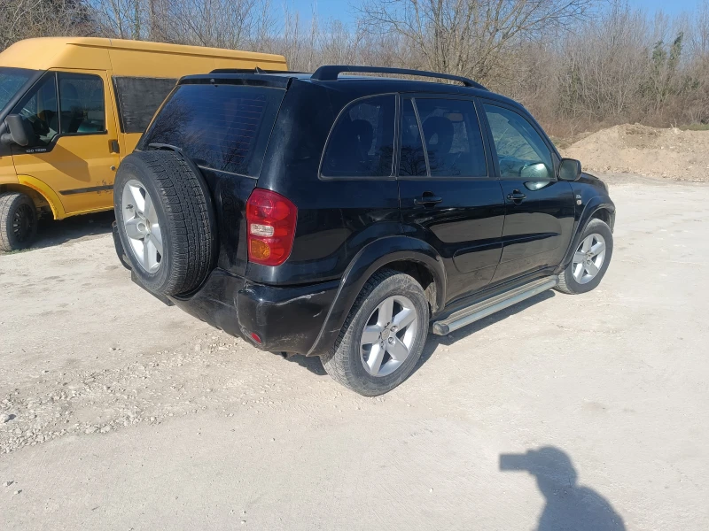 Toyota Rav4 2, 0 D4D, снимка 4 - Автомобили и джипове - 23221368