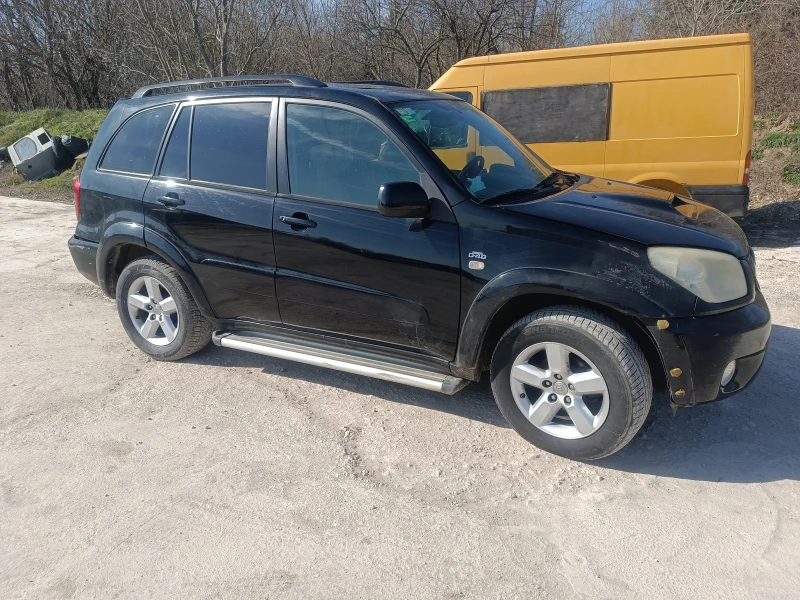 Toyota Rav4 2, 0 D4D, снимка 7 - Автомобили и джипове - 23221368