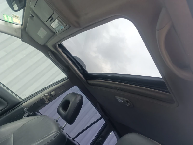 Toyota Rav4 2, 0 D4D, снимка 11 - Автомобили и джипове - 50066833