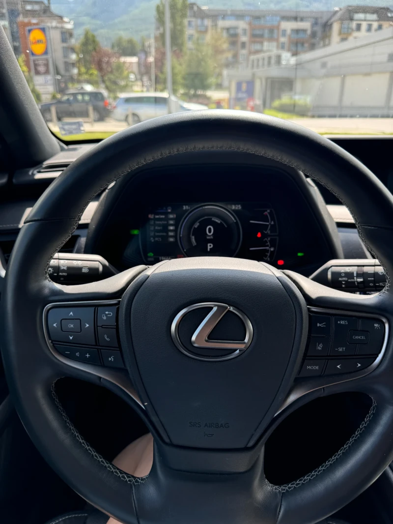 Lexus UX 250h 4x4, снимка 7 - Автомобили и джипове - 47186209