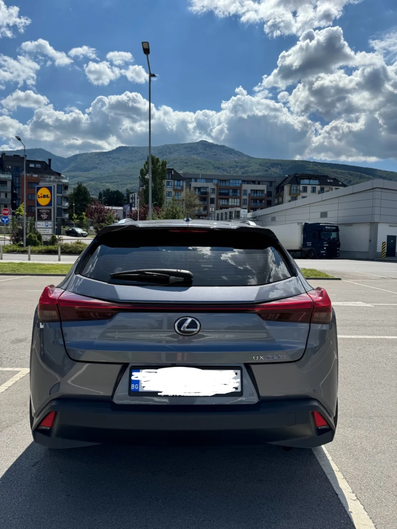 Lexus UX 250h 4x4, снимка 4 - Автомобили и джипове - 47186209