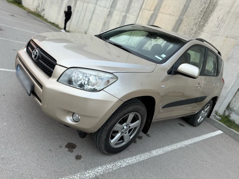 Toyota Rav4 2.0, снимка 1 - Автомобили и джипове - 49013651