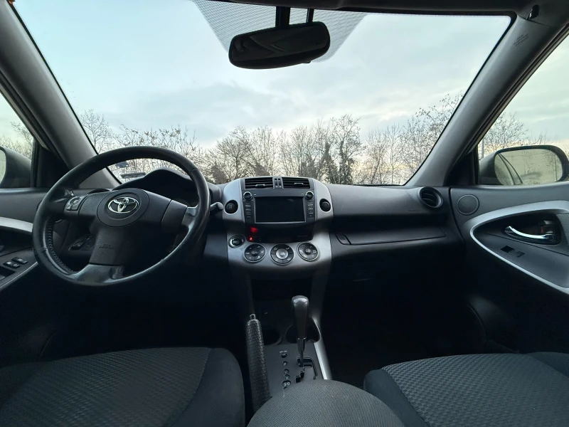 Toyota Rav4 2.0, снимка 13 - Автомобили и джипове - 49013651