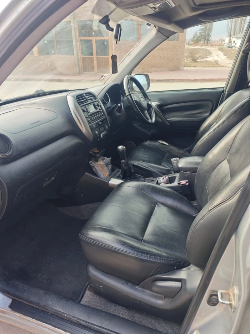 Toyota Rav4, снимка 8 - Автомобили и джипове - 49318999