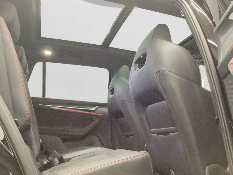 Skoda Kodiaq RS 2.0 TSI 4X4 PANORAMA HEAD UP MATRIX 7 МЕСТА, снимка 12 - Автомобили и джипове - 52406074