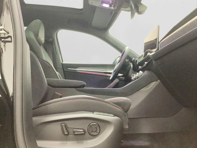 Skoda Kodiaq RS 2.0 TSI 4X4 PANORAMA HEAD UP MATRIX 7 МЕСТА, снимка 10 - Автомобили и джипове - 52406074