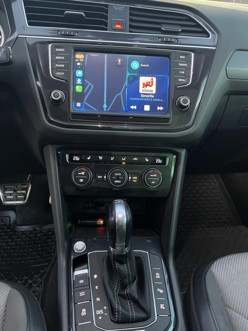 VW Tiguan R-line/360* /Pano/Matrix/FULL, снимка 8 - Автомобили и джипове - 52597992