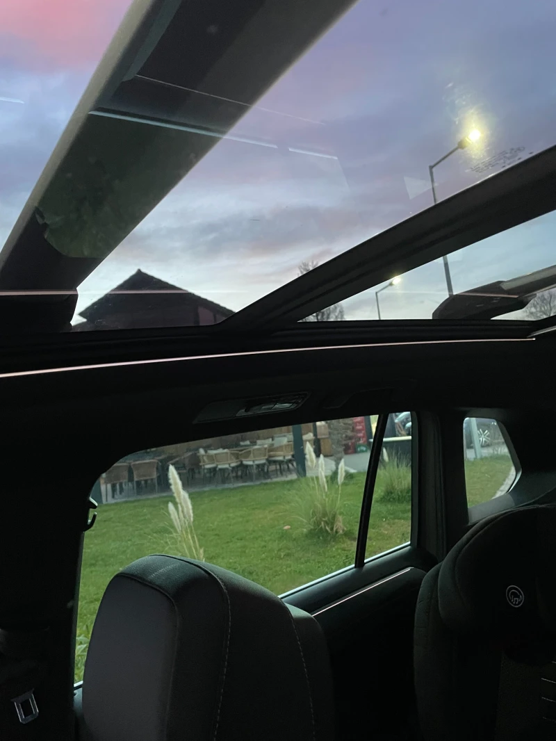 VW Tiguan R-line/360* /Pano/Matrix/FULL, снимка 9 - Автомобили и джипове - 52597992