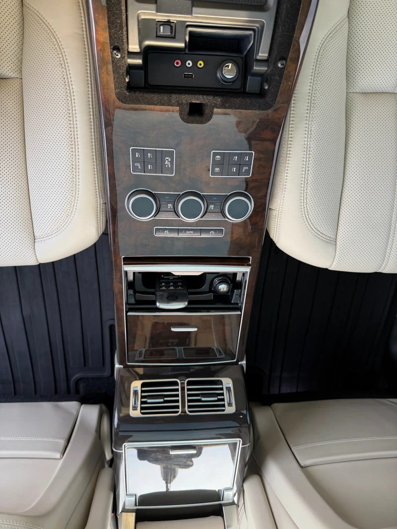 Land Rover Range rover 4.4 SDV8 LONG AUTOBIOGRAPHY 3xTV, снимка 11 - Автомобили и джипове - 52660870