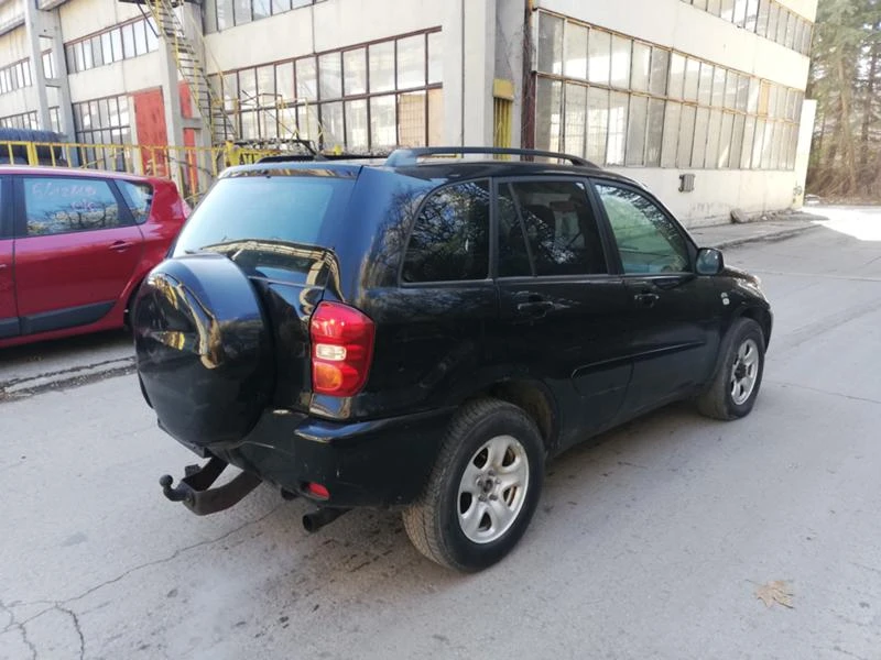 Toyota Rav4 2,0 D4D, снимка 4 - Автомобили и джипове - 23221368