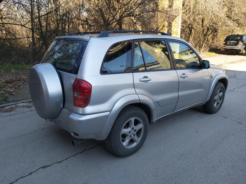 Toyota Rav4 2,0 D4D, снимка 6 - Автомобили и джипове - 23221368