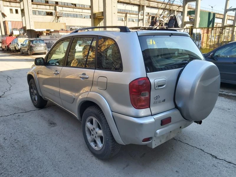 Toyota Rav4 2,0 D4D, снимка 5 - Автомобили и джипове - 23221368