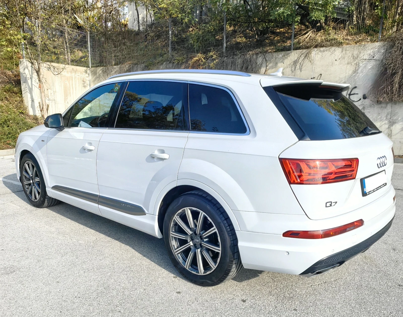 Audi Q7 S-line/Bose/ACC/LED MATRIX/СЕРВИЗНА ИСТОРИЯ  - изображение 4