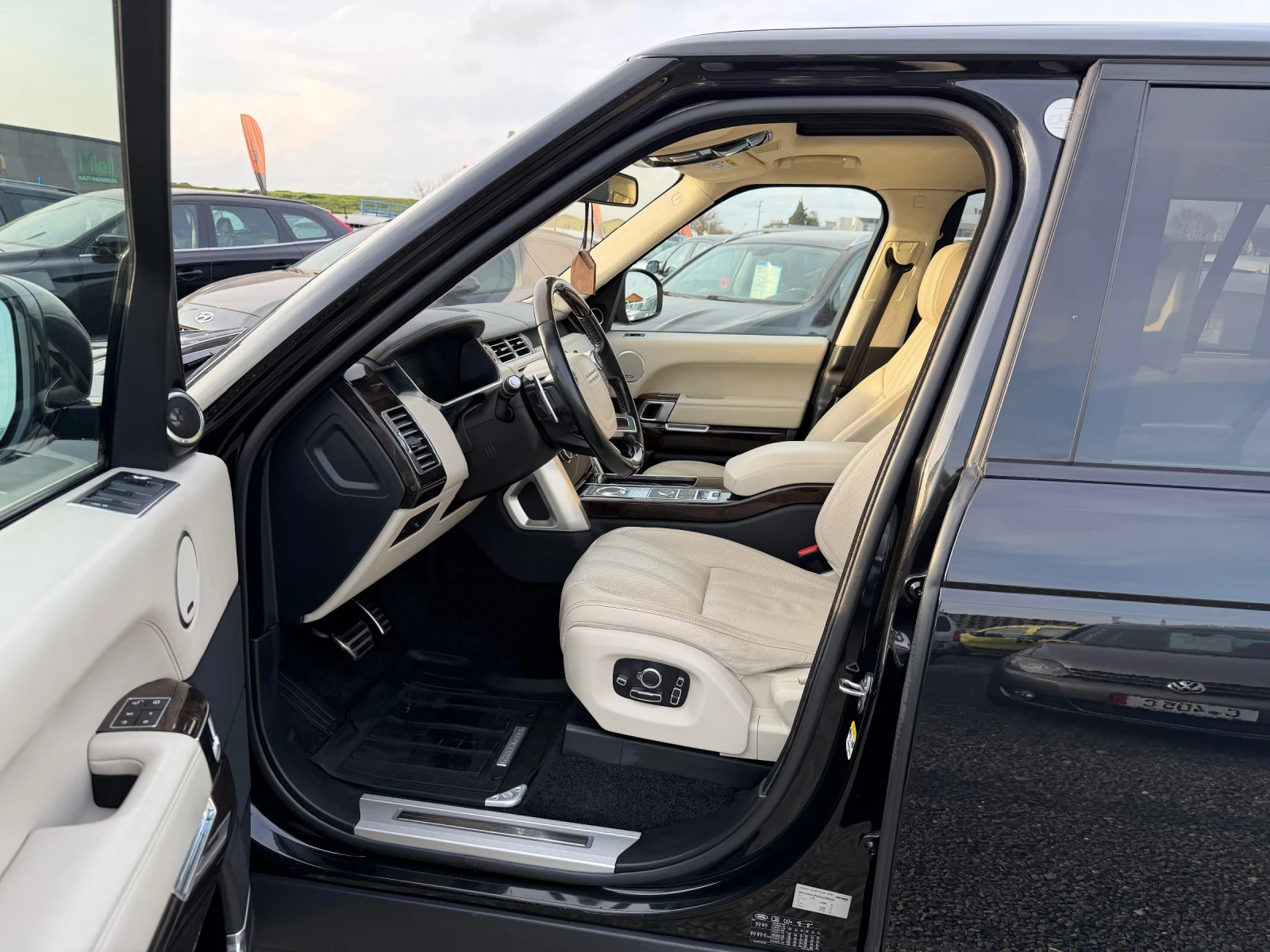 Land Rover Range rover 4.4 SDV8 LONG AUTOBIOGRAPHY 3xTV - изображение 7