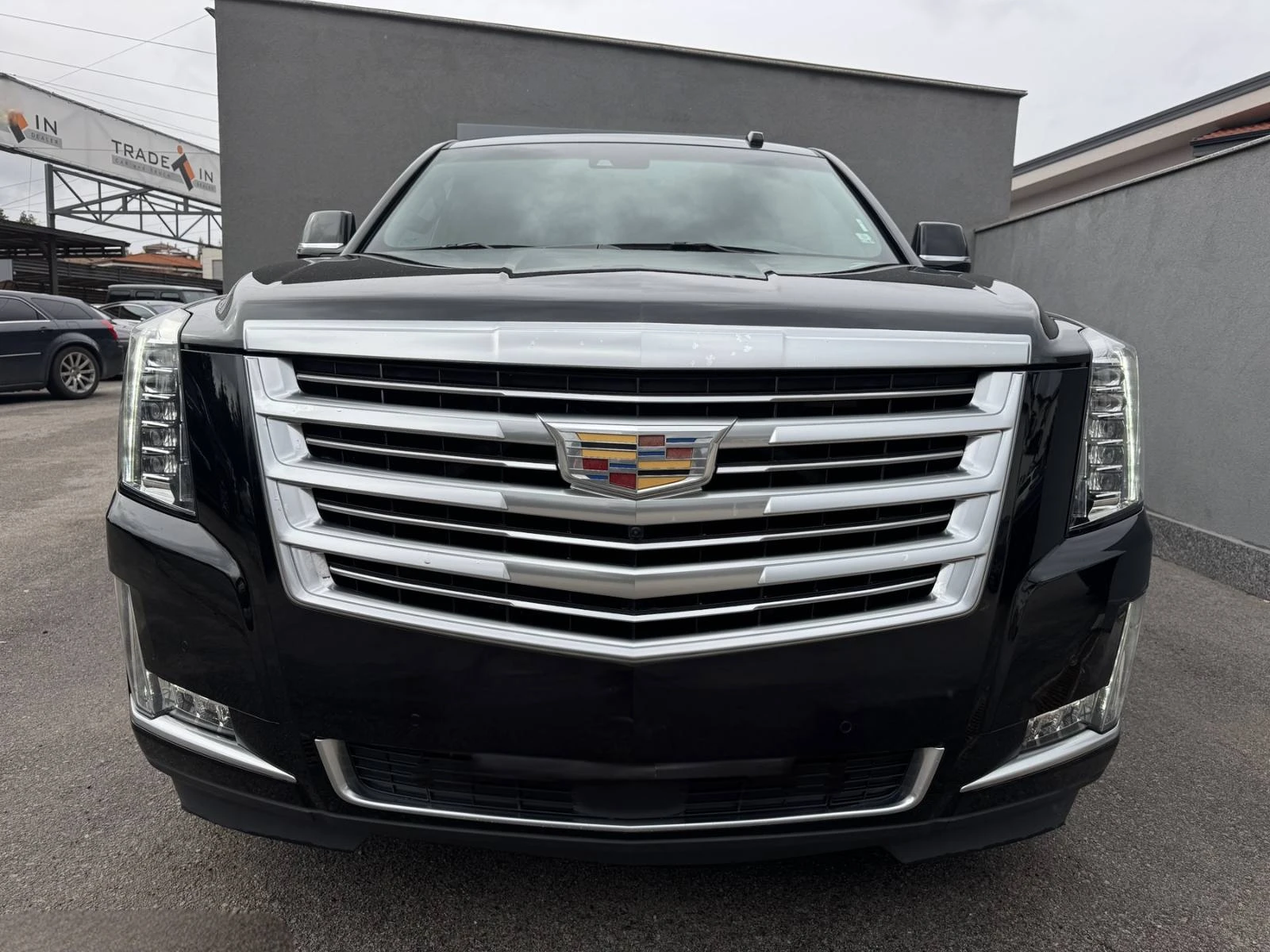 Cadillac Escalade 6.2L V8 PLATINUM - изображение 2