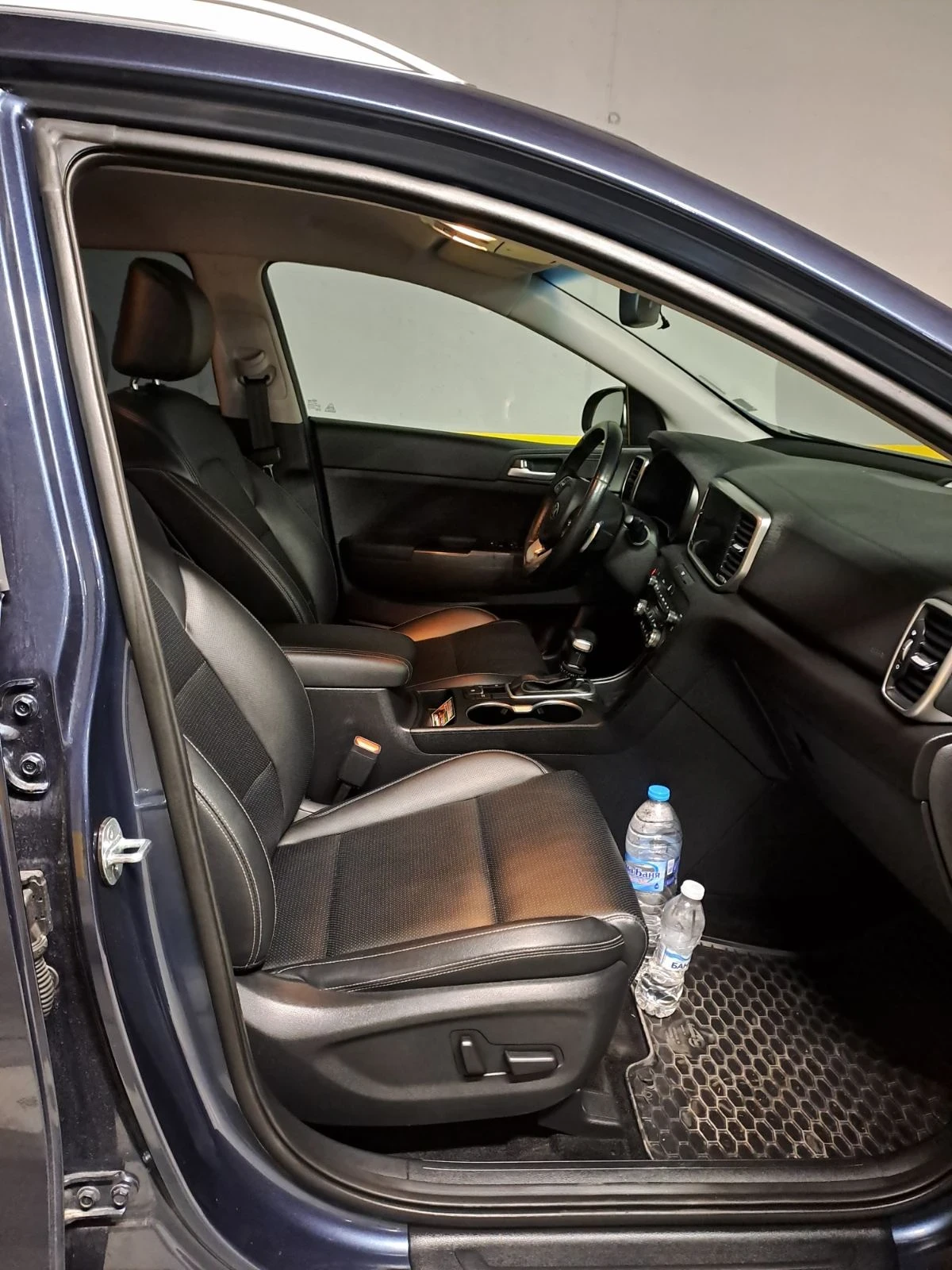 Kia Sportage 2.0 CRDI, снимка 11 - Автомобили и джипове - 54319347