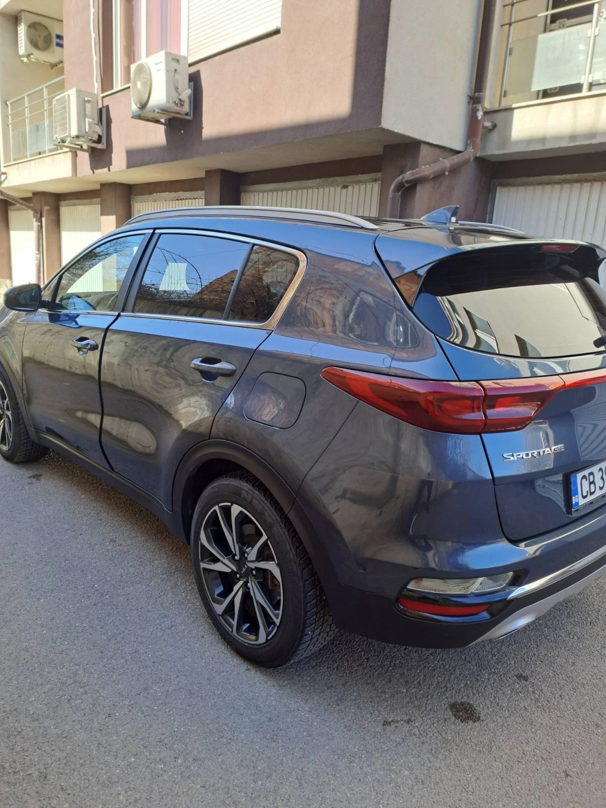 Kia Sportage 2.0 CRDI, снимка 5 - Автомобили и джипове - 54319347