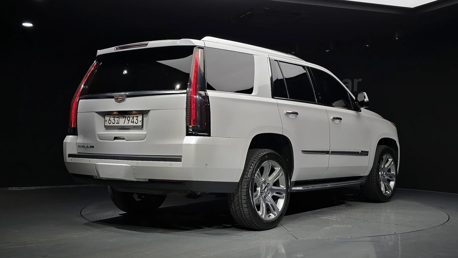 Cadillac Escalade 6.2* ЛЮК* HUD* 360* ПОДГРЕВ ВОЛАН* КРАЙНА ЦЕНА, снимка 2 - Автомобили и джипове - 55348537