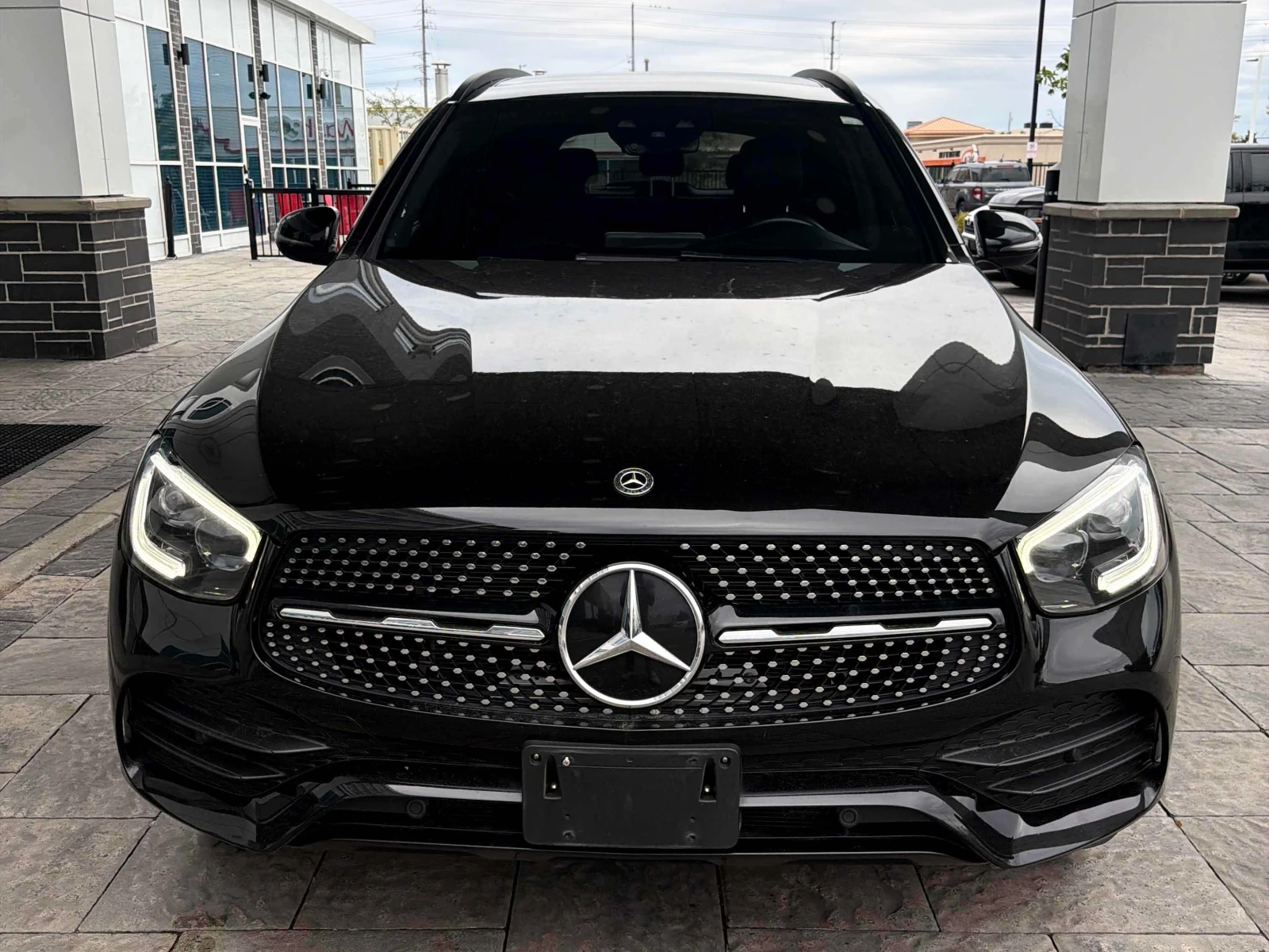 Mercedes-Benz GLC 300  AMG PACK / PANO / CARFAX / АВТОКРЕДИТ , снимка 5 - Автомобили и джипове - 56127202