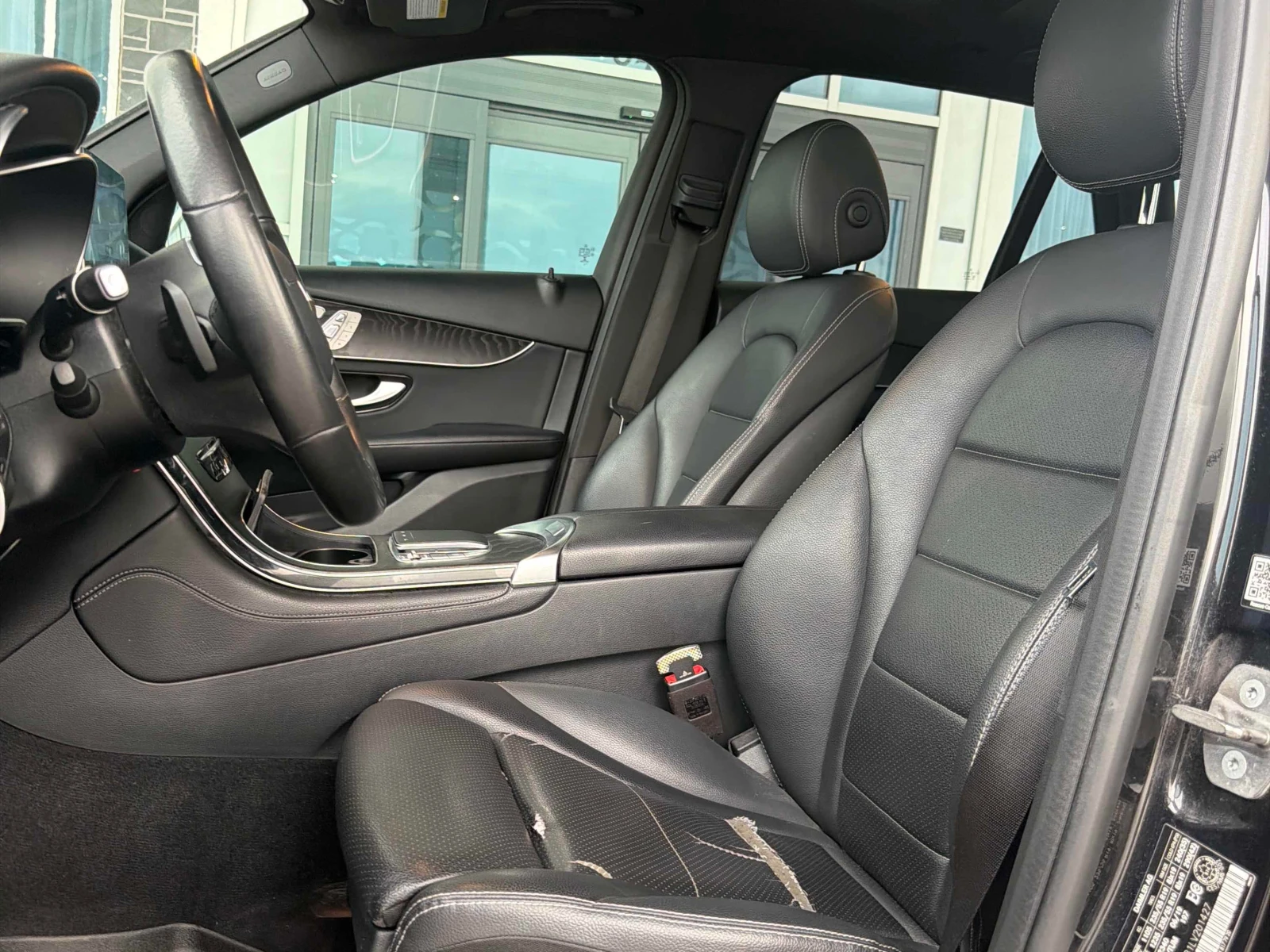 Mercedes-Benz GLC 300  AMG PACK / PANO / CARFAX / АВТОКРЕДИТ , снимка 12 - Автомобили и джипове - 56127202