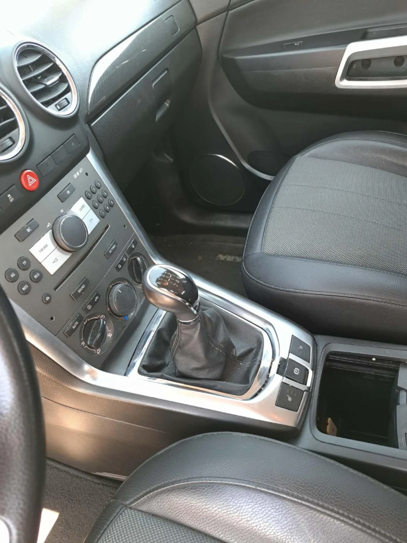 Opel Antara 2.4 Газ/Бензин, снимка 5 - Автомобили и джипове - 56734013