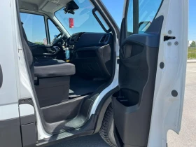 Обява за продажба на Iveco Daily 35S18 L2H2 ПЕРФЕКТЕН 3.0L 180KC 6CK КЛИМАТИК*  ~28 999 лв. - изображение 10