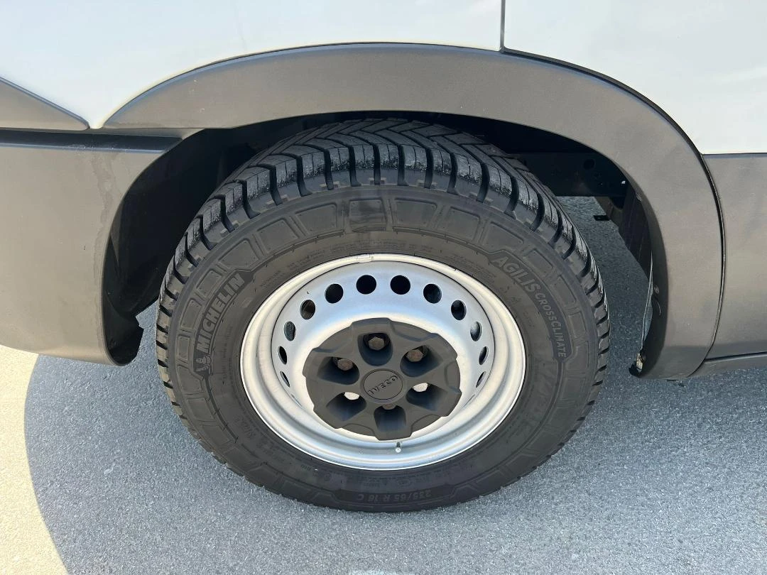 Iveco Daily 35S18 L2H2 ПЕРФЕКТЕН 3.0L 180KC 6CK КЛИМАТИК*  - изображение 7