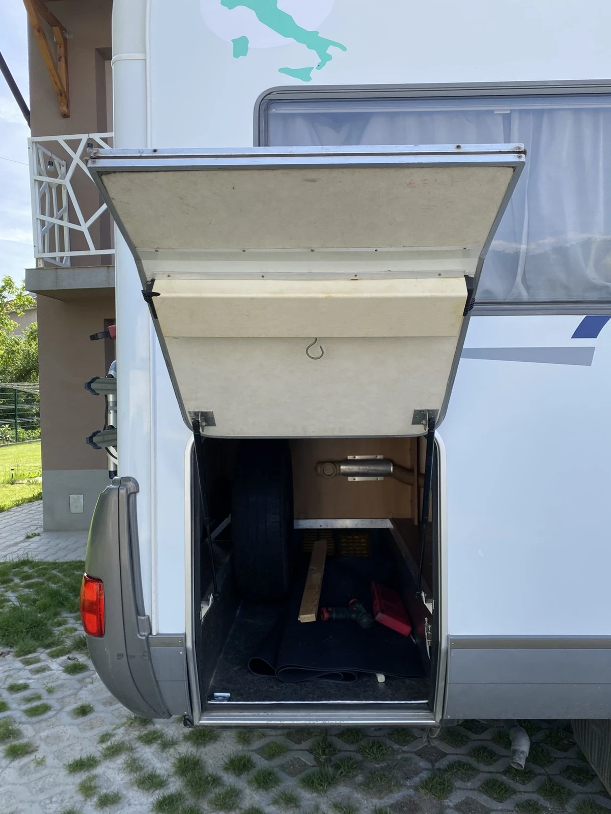 Кемпер HYMER / ERIBA 230, снимка 11 - Каравани и кемпери - 54670049