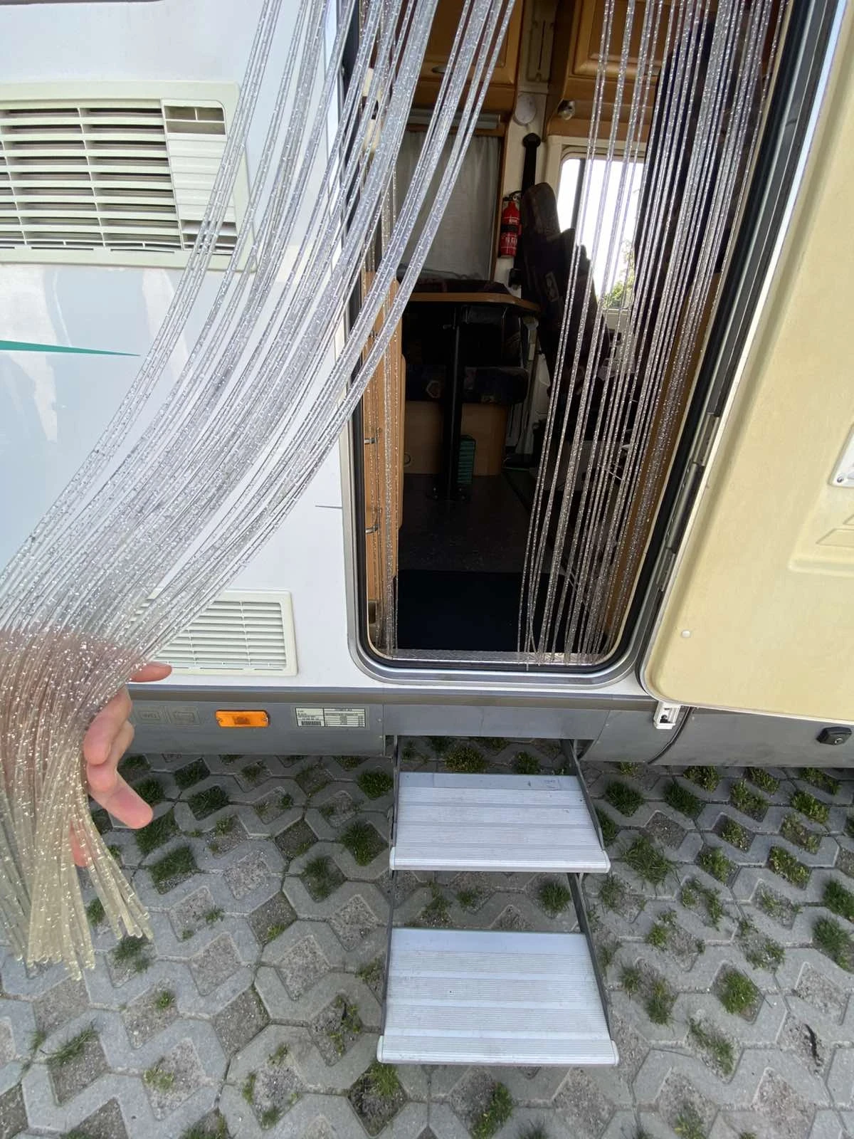 Кемпер HYMER / ERIBA 230, снимка 10 - Каравани и кемпери - 54670049