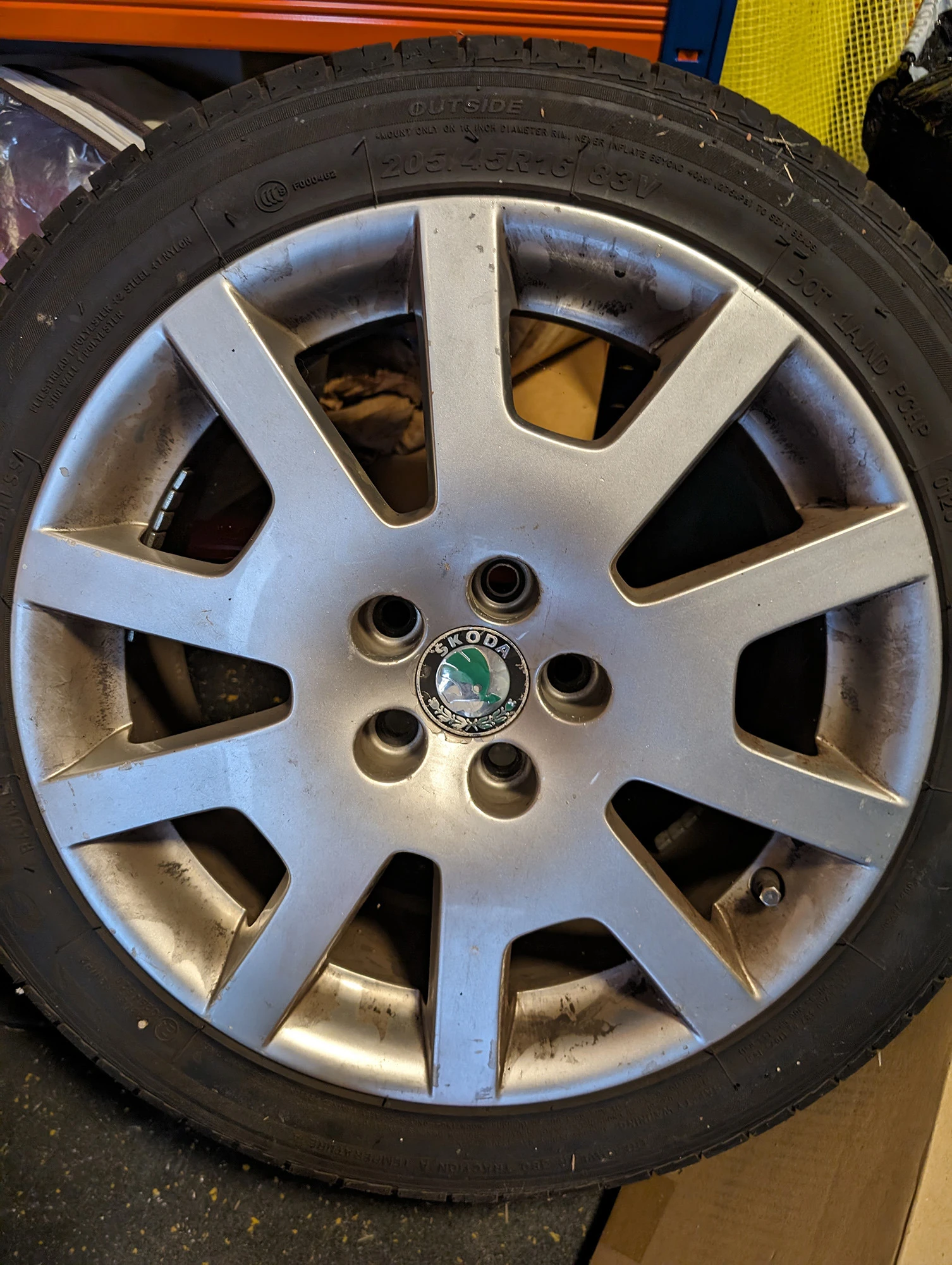    205/45R16  Skoda Fabia | Mobile.bg   4