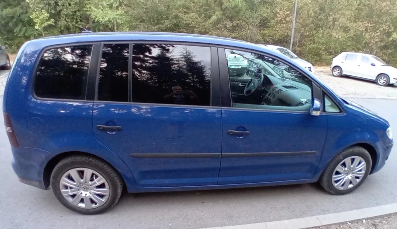 VW Touran 1.9, снимка 2 - Автомобили и джипове - 47153279