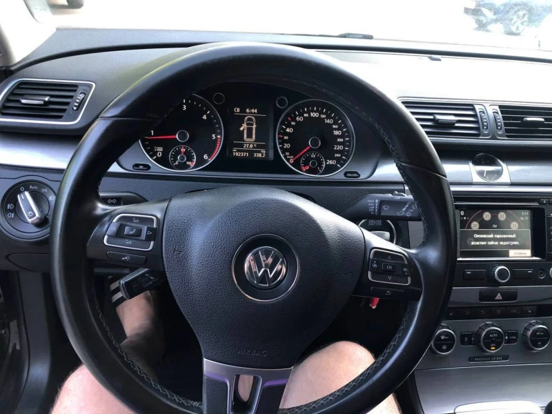 VW Passat 1.6TDI, снимка 5 - Автомобили и джипове - 47341222