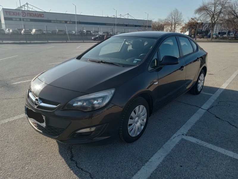 Opel Astra J, снимка 2 - Автомобили и джипове - 48911576