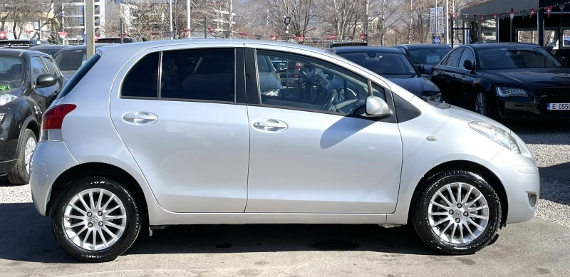 Toyota Yaris 1.3i 101HP 111202KM, снимка 4 - Автомобили и джипове - 49379346