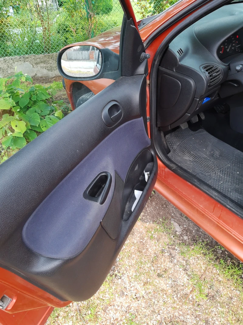 Peugeot 206 Хечбек, снимка 8 - Автомобили и джипове - 52527065