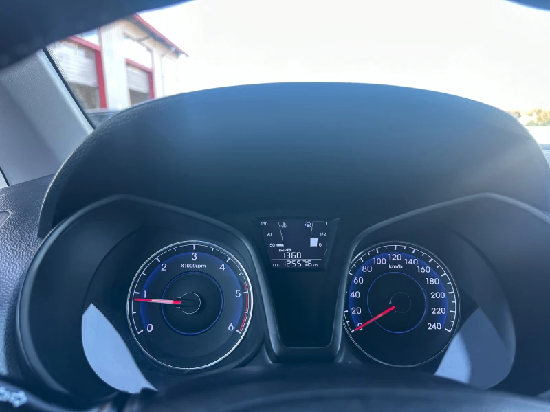 Hyundai Ix20 1.4CRDi, снимка 10 - Автомобили и джипове - 52726902