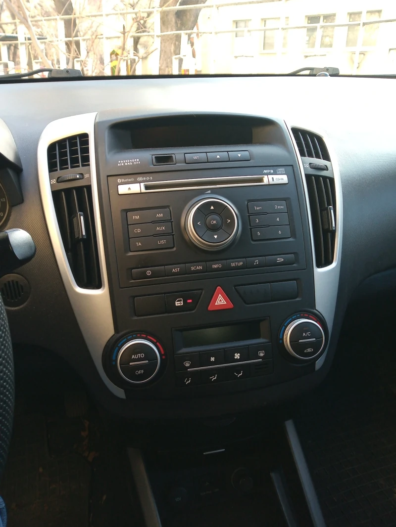 Kia Ceed, снимка 8 - Автомобили и джипове - 52921807