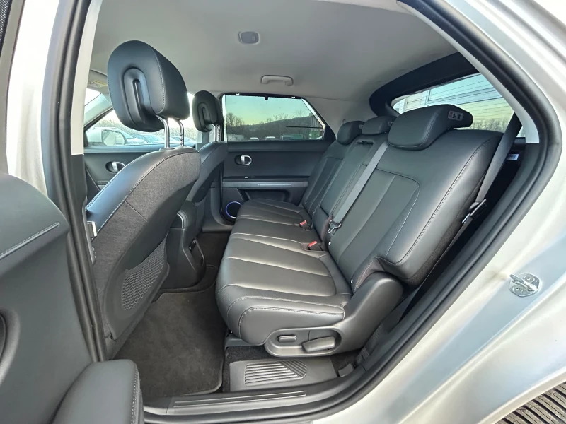 Hyundai Ioniq 5 306H.P.* 72.6KW* AWD* 21 000КМ* ГАРАНЦИЯ, снимка 13 - Автомобили и джипове - 52966449