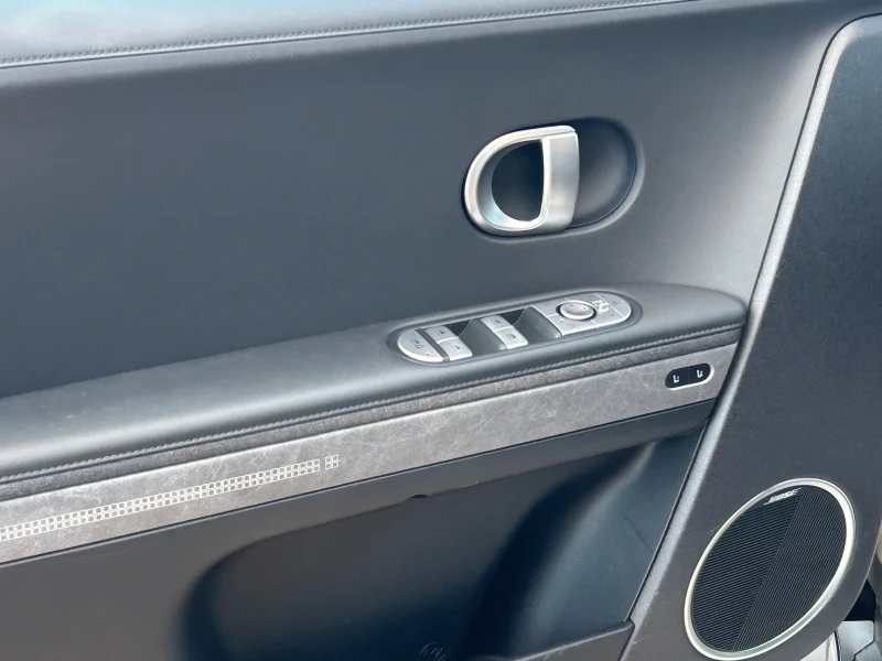 Hyundai Ioniq 5 306H.P.* 72.6KW* AWD* 21 000КМ* ГАРАНЦИЯ, снимка 14 - Автомобили и джипове - 52966449