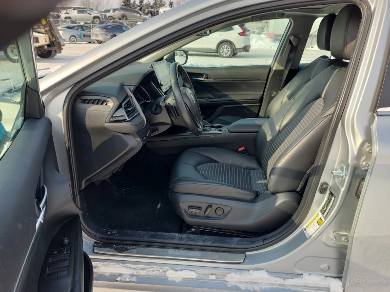 Toyota Camry HYBRID SE * * CARFAX * * АВТО КРЕДИТ * * , снимка 6 - Автомобили и джипове - 53278109