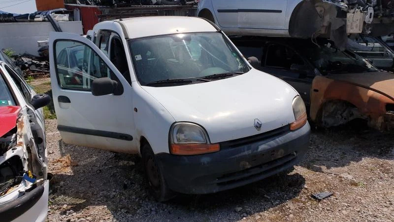 Renault Kangoo 1.4 i, снимка 2 - Автомобили и джипове - 26001771