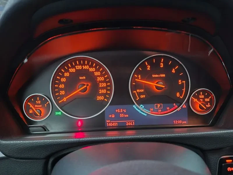 BMW 320 d xDrive, снимка 16 - Автомобили и джипове - 53858094