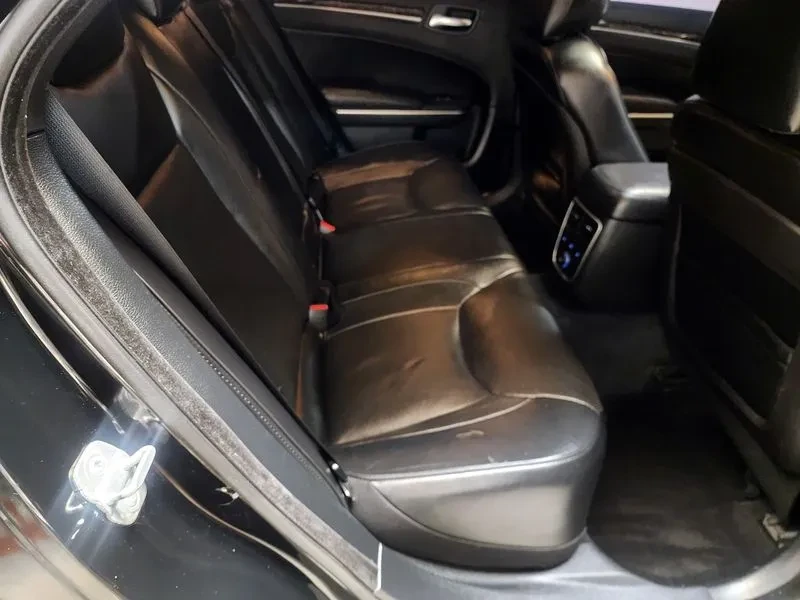 Chrysler 300c 3.0D - САМО 30% АВАНС, снимка 13 - Автомобили и джипове - 55991300