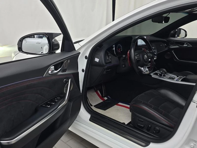 Kia Stinger 3.3 GT AWD Masters Turbo Package| 365к.с., снимка 10 - Автомобили и джипове - 56170110
