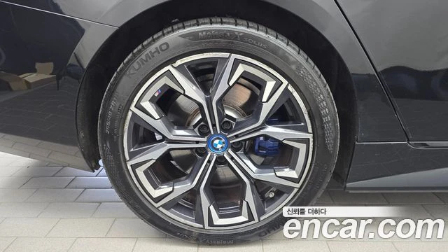 BMW i4, снимка 5 - Автомобили и джипове - 56267195
