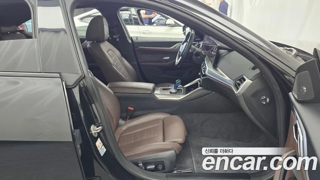 BMW i4, снимка 11 - Автомобили и джипове - 56267195