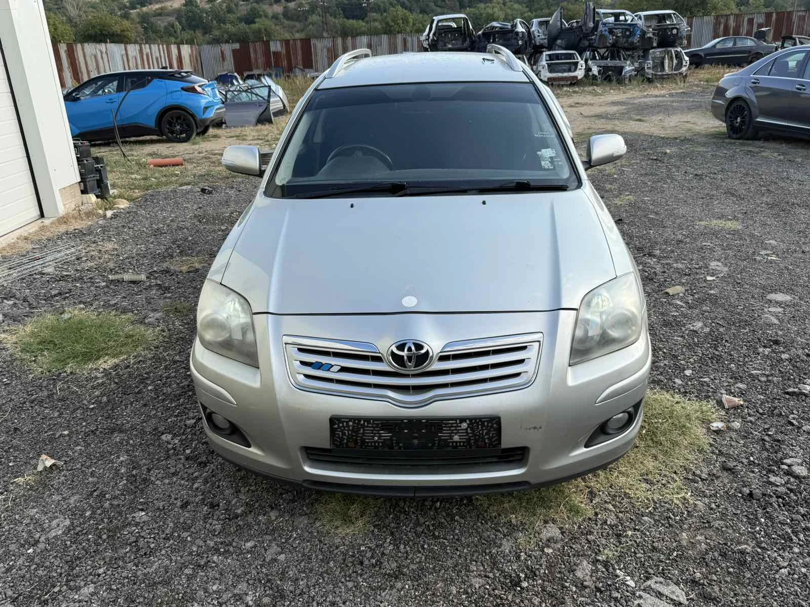 Toyota Avensis 2. 2 D-4D (150 к. с. ) НА ЧАСТИ, снимка 2 - Автомобили и джипове - 52982144