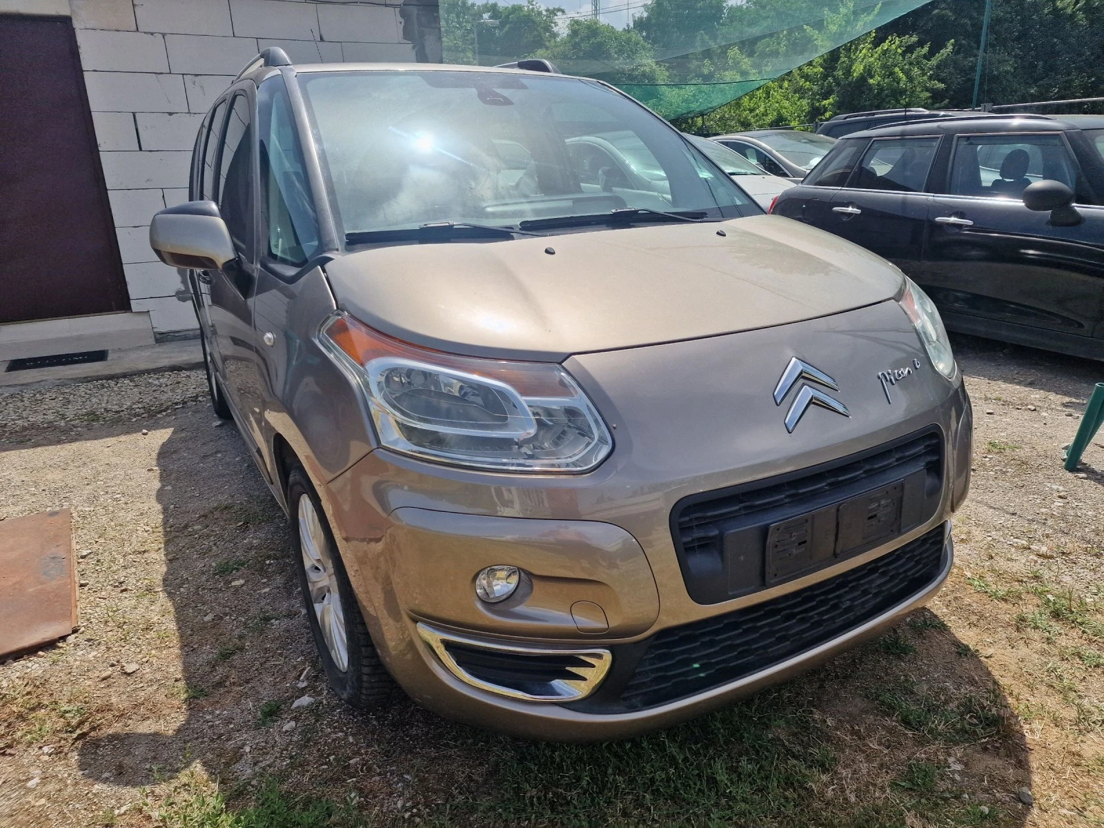 Citroen C3 Picasso EXCLUSIVE изпълнение с фабрична газ - изображение 3